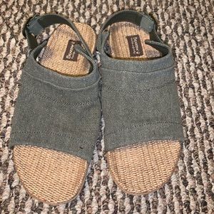 Bearpaw canvas sandals